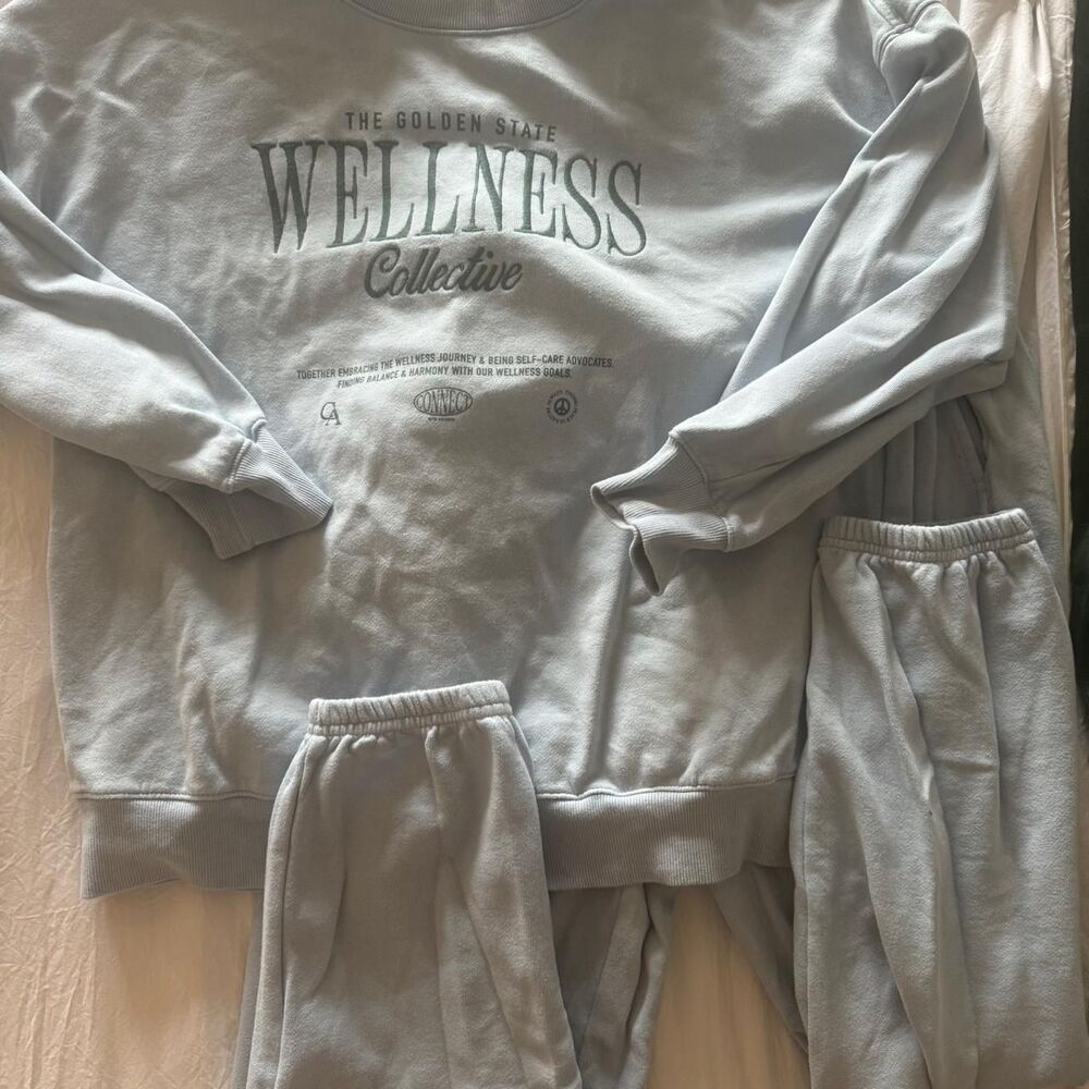 Old Navy Women's Blue Sweat Set Top/Bottoms - Size Medium